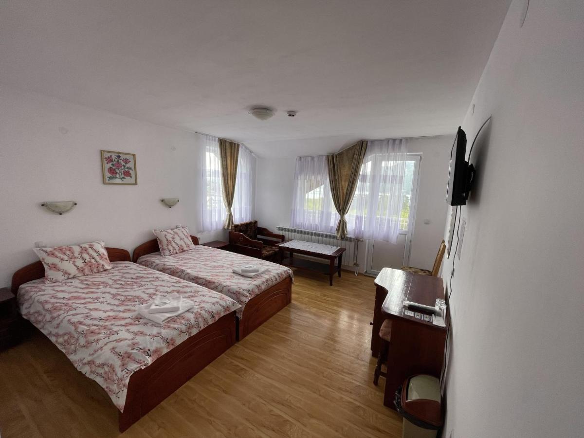 Family Hotel Panorama Сърница Екстериор снимка