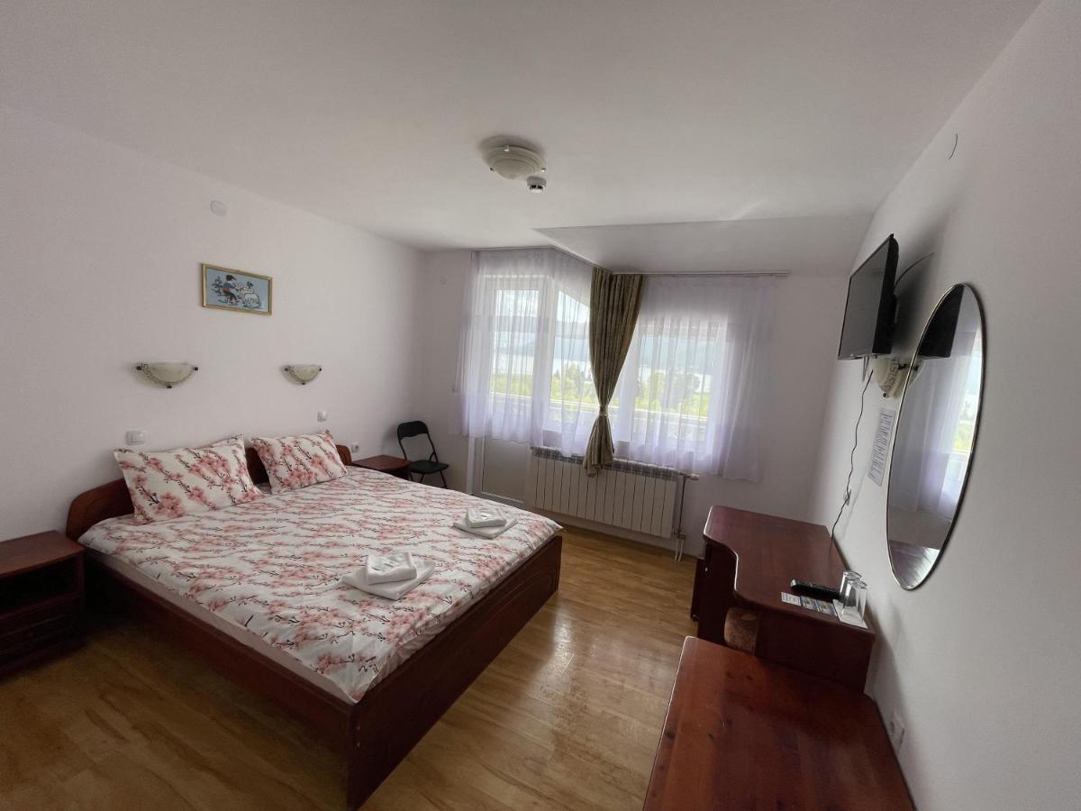 Family Hotel Panorama Сърница Екстериор снимка