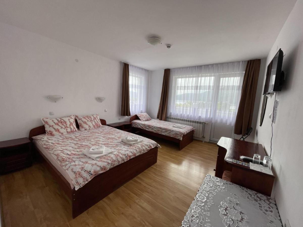 Family Hotel Panorama Сърница Екстериор снимка