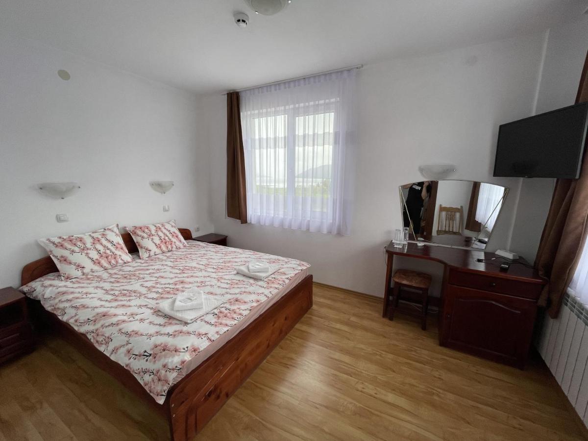 Family Hotel Panorama Сърница Екстериор снимка