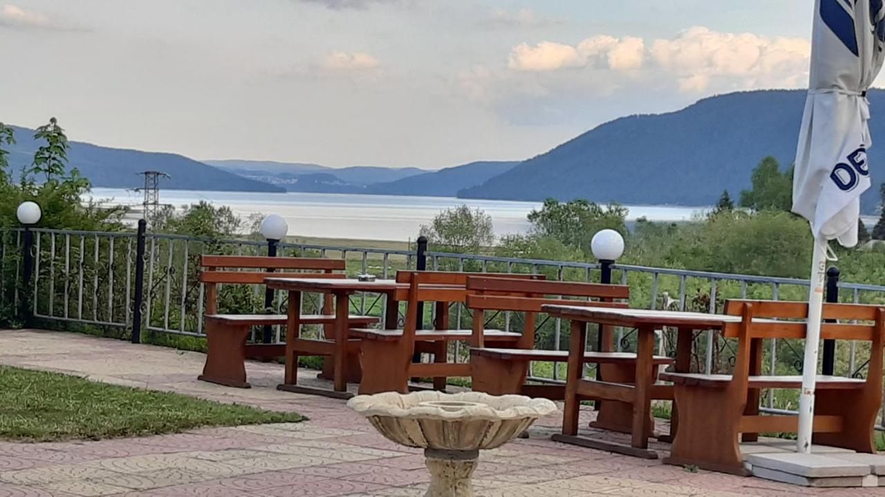Family Hotel Panorama Сърница Екстериор снимка